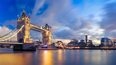 London bridge and river