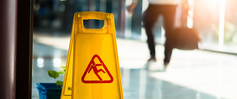 Floor safety sign placed in the corner